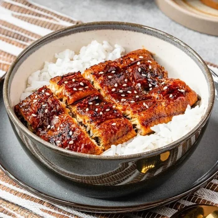 TÔ CƠM LƯƠN NHẬT NƯỚNG SỐT TERIYAKI-TERIYAKI UNADON
