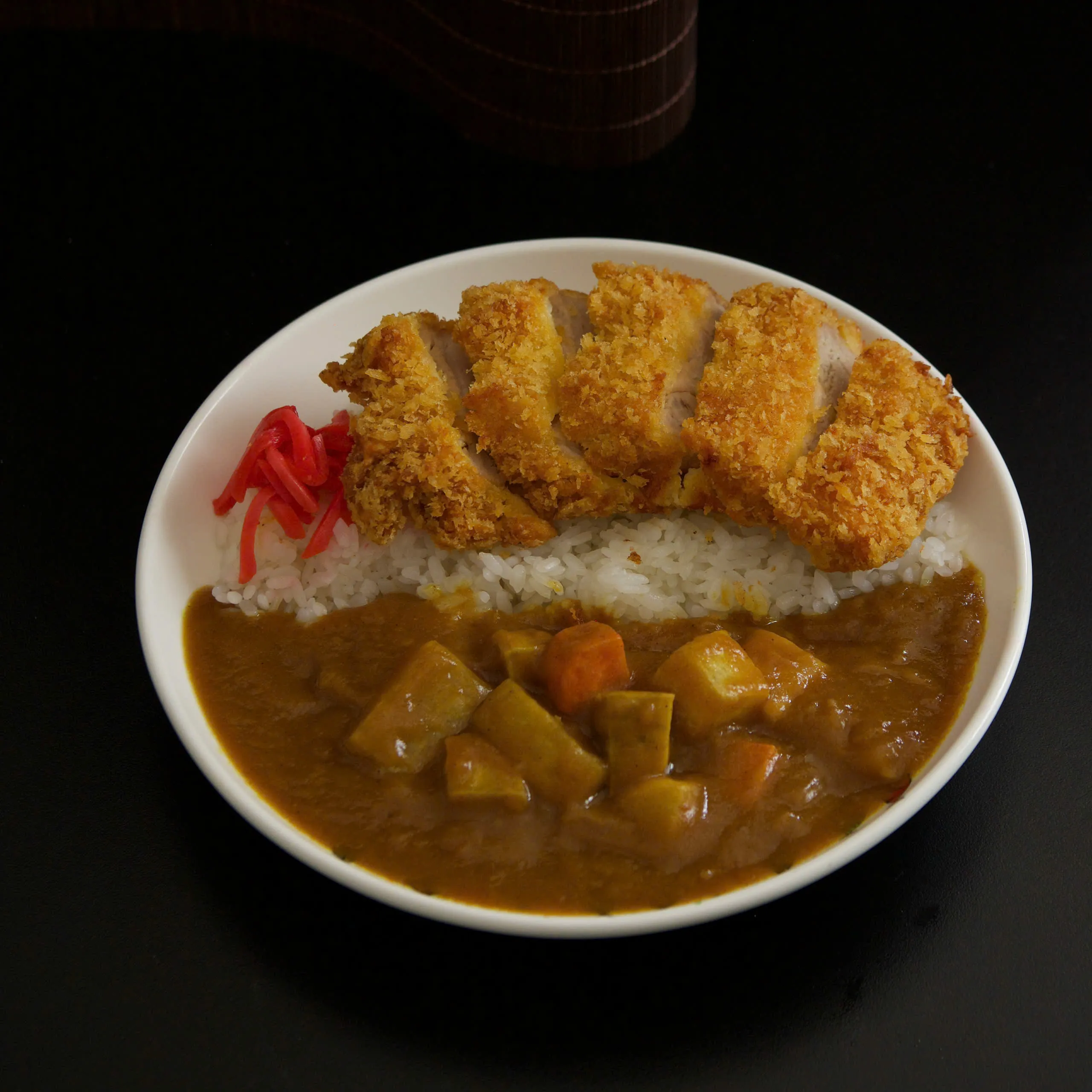 TÔ CƠM CÀ RI THỊT HEO CHIÊN XÙ - KATSU CURRY
